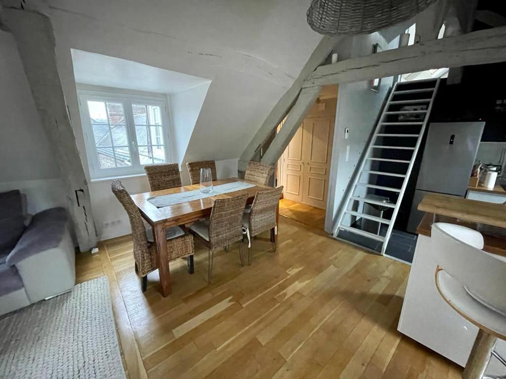 Sous Les Clochers De Rouen - Spacieux Logement Экстерьер фото
